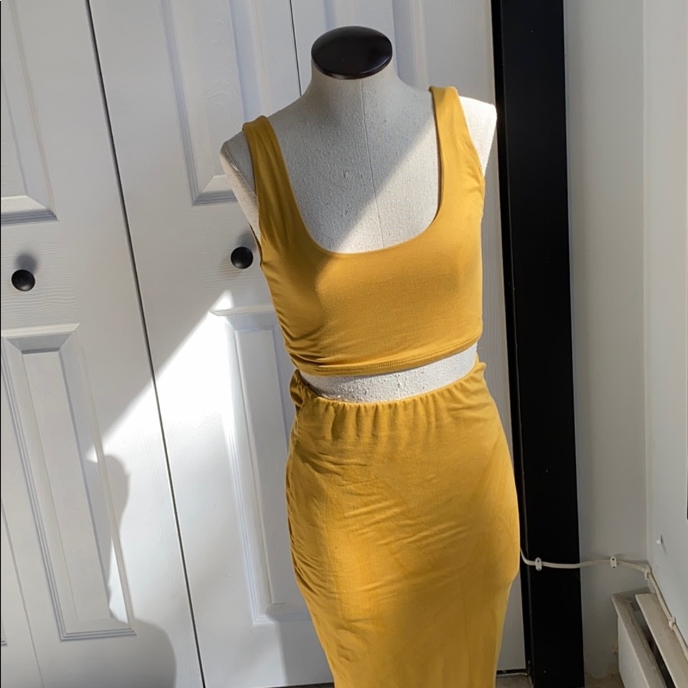 Two piece skirt set
